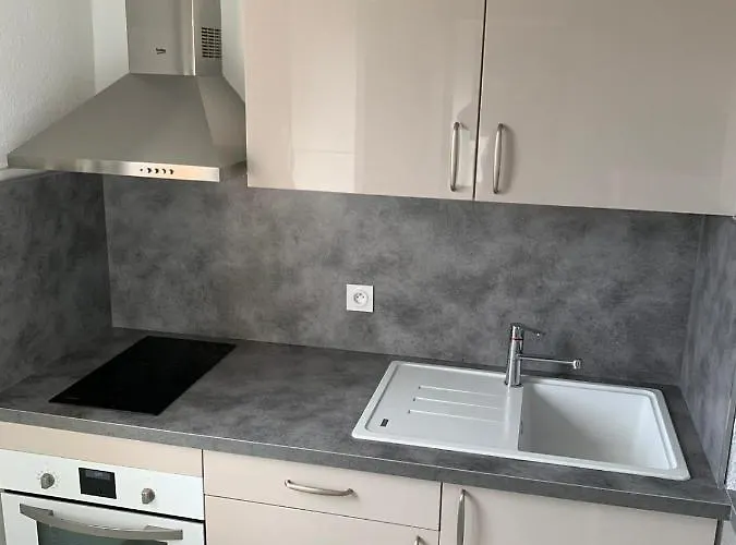 Avec Climatisation Et Parking Apartman *