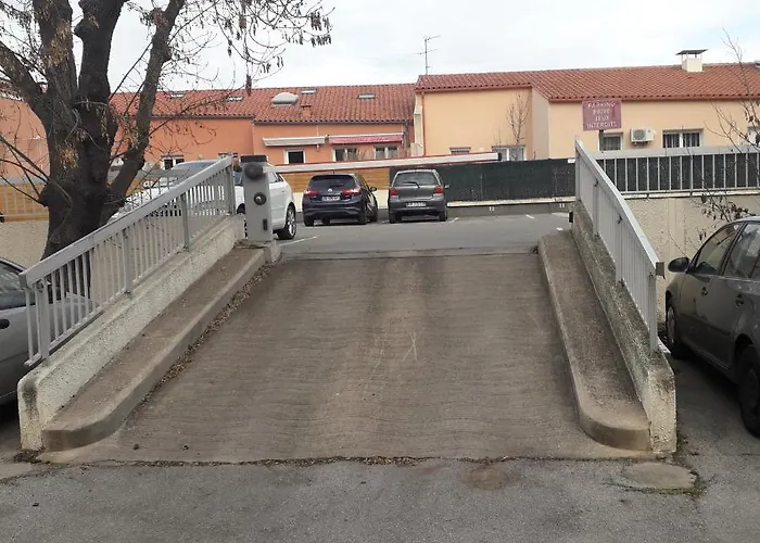 Avec Climatisation Et Parking *